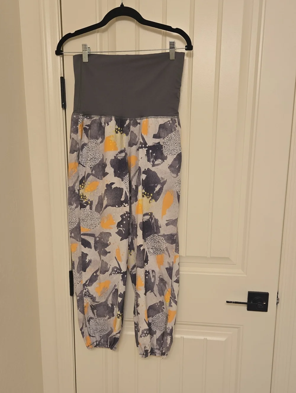 lululemon athletica Gray, Orange & Yellow Printed High-Waist Pants